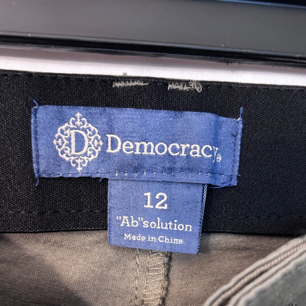 Democracy Jeans - Picture 2 of 3